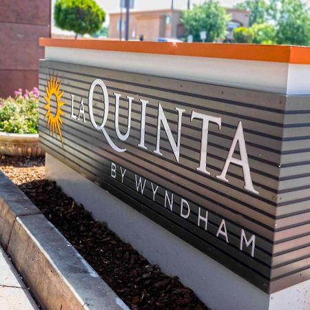 מלון La Quinta By Wyndham Fowler מראה חיצוני תמונה